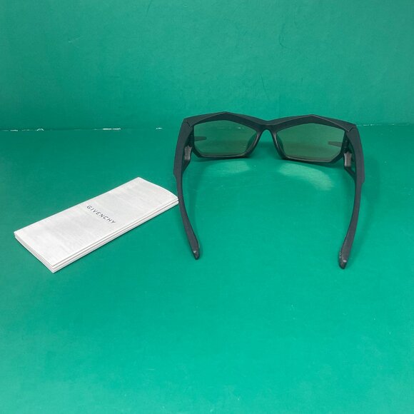 Givenchy | Giv Cut Sunglasses - Picture 3 of 5
